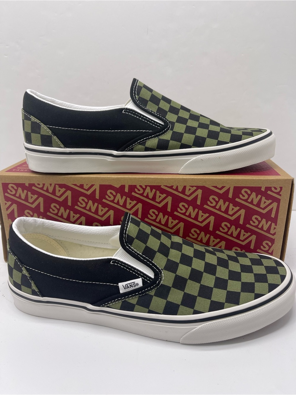 Vans Men’s Sz 10 Classic Slip-On Pop Check Loden Green
VN000D6BZBF Sneakers